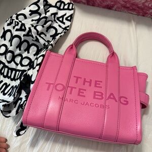 Marc Jacob’s small leather tote